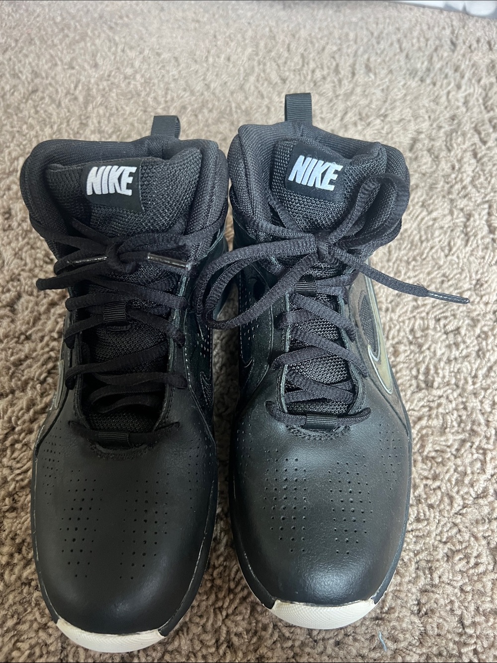 Nike Black High-Top Basketball Sneakers with White Accents size 6Y